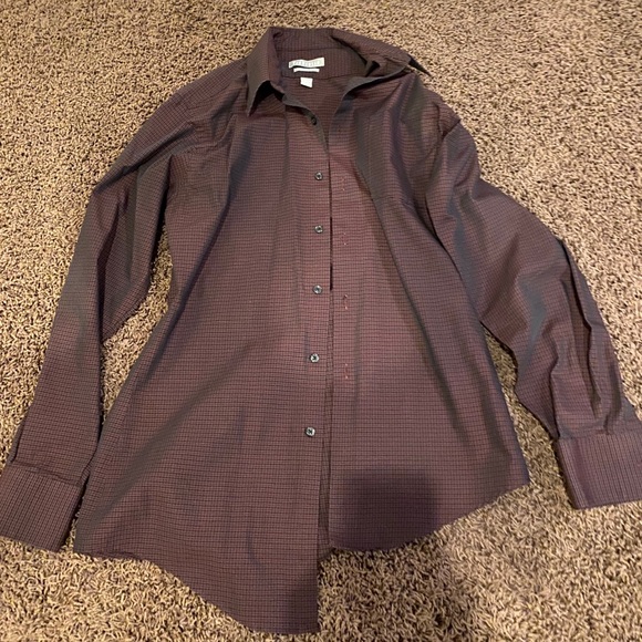Van heusen long sleeve button down shirt. - Picture 1 of 3